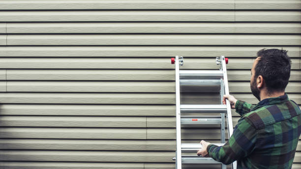 Affordable siding repair and maintenance services in South Gate, CA